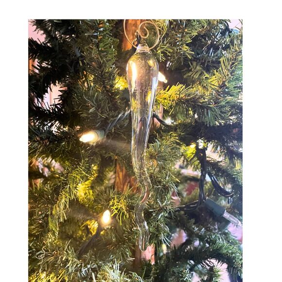 NEW! Set of 8 Handmade 6" Clear Glass Icicle Ornaments - Picture 7 of 8